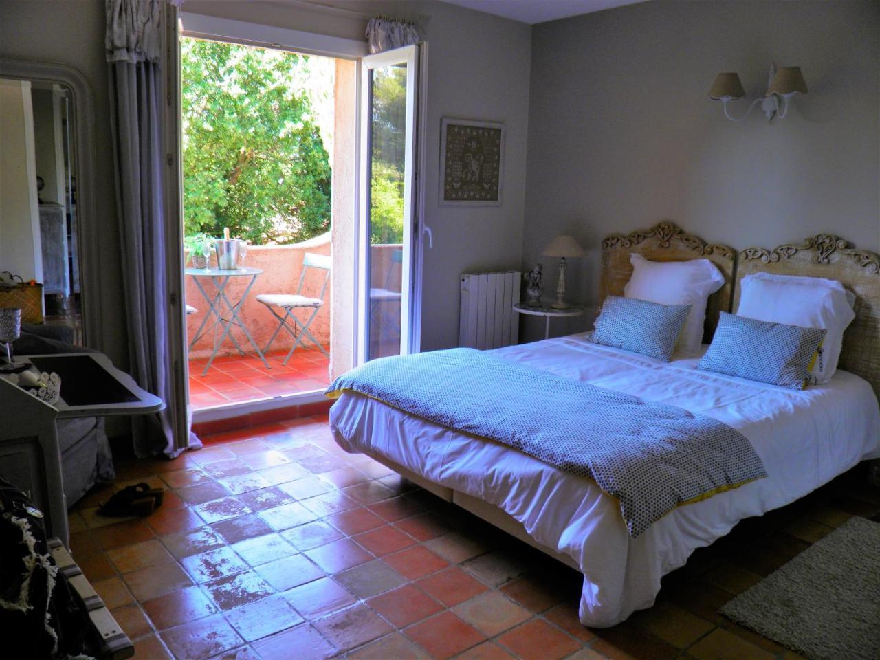 La Bastide Du Bouchou Bed & Breakfast Сикс-Фор-ле-Плаж Екстериор снимка